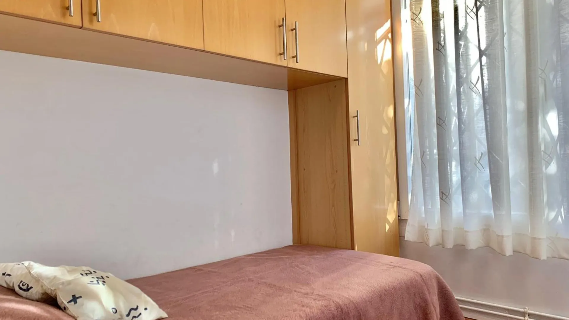 Apartment With Terrace Montjoi
